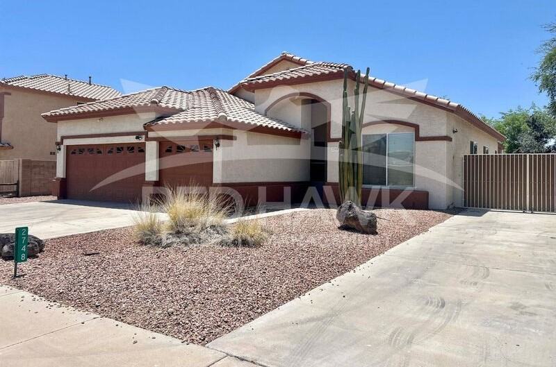 2748 S 159th Ave - Photo 2 of 20