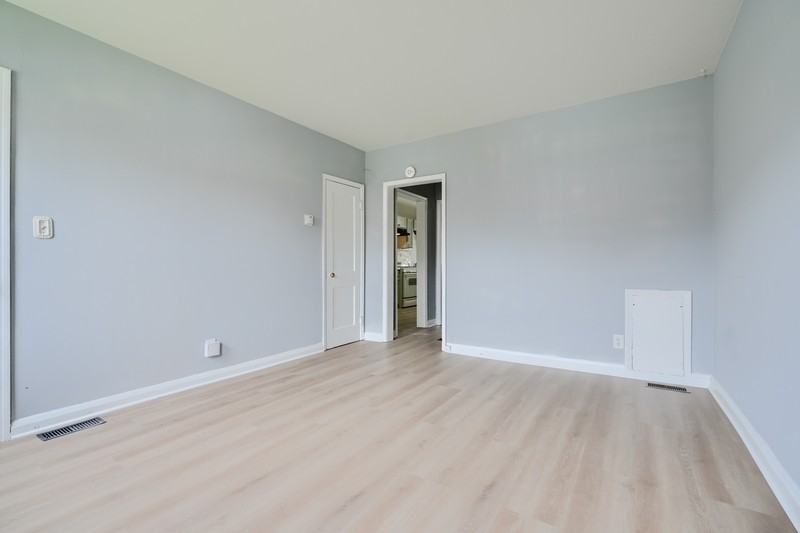 2976 Cornwall Rd - Photo 5 of 25