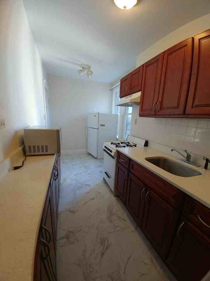 27 Sidlaw Rd #16 - Photo 2 of 5