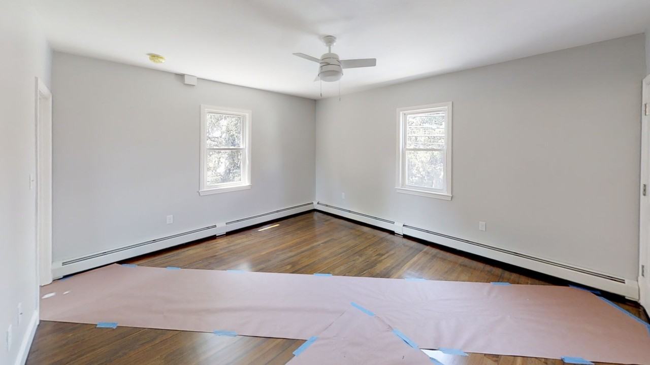 836 Canterbury St #2R - Photo 2 of 17