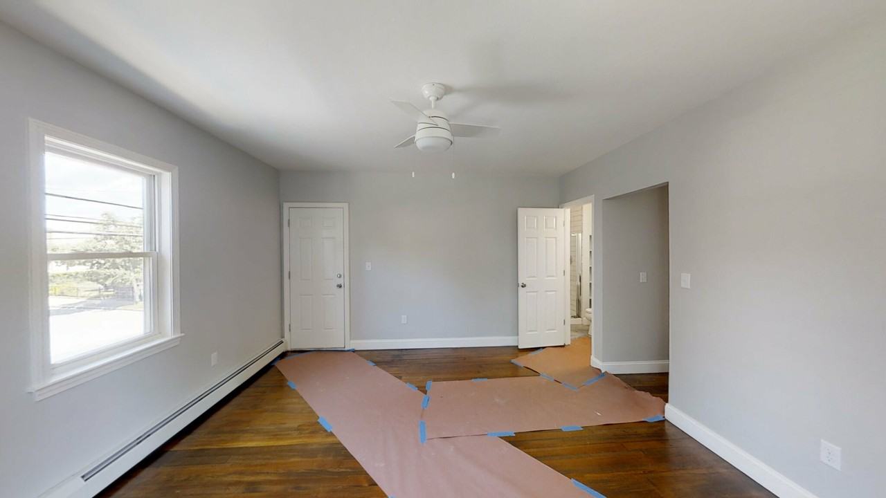 836 Canterbury St #2R - Photo 5 of 17