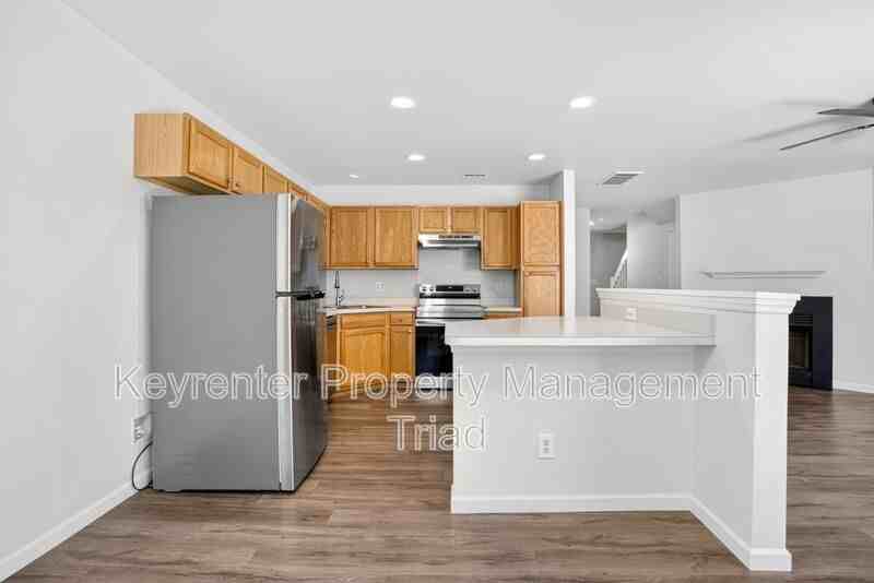 805 Creek Crossing Trl - Photo 6 of 30