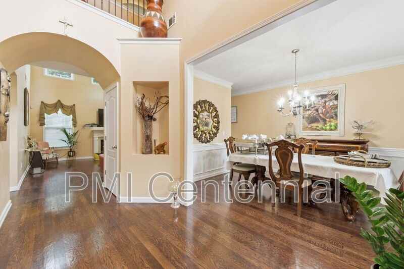 1816 Jameson Cir - Photo 4 of 32