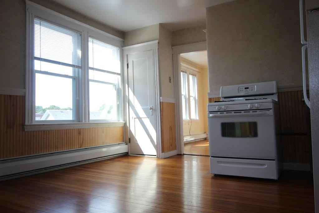 14 Chase St #4 - Photo 2 of 6