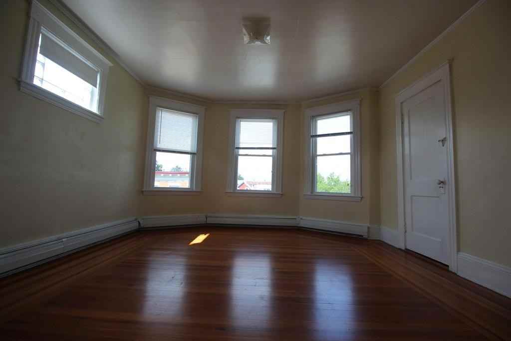 14 Chase St #4 - Photo 3 of 6