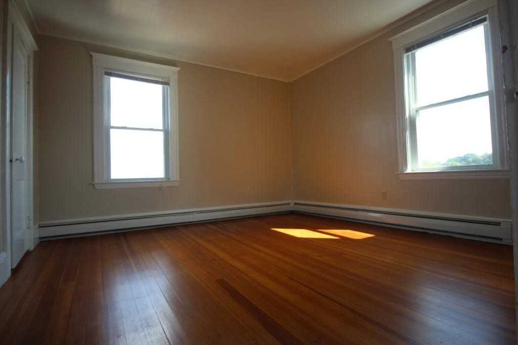 14 Chase St #4 - Photo 4 of 6