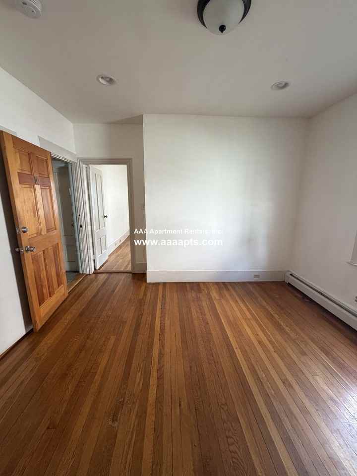 Medford St #1L - Photo 7 of 10