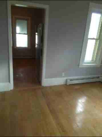 14 Boardman St #2 - Photo 5 of 11