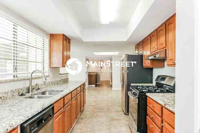 4713 Zanes Ct - Photo 5 of 16