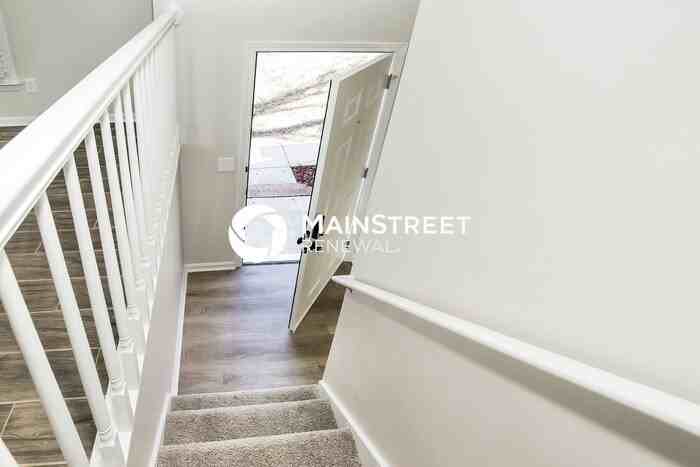 2 Chaucer Ct - Photo 3 of 17