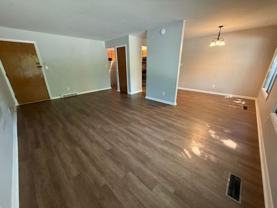 911 N Sheridan Rd - Photo 1 of 1