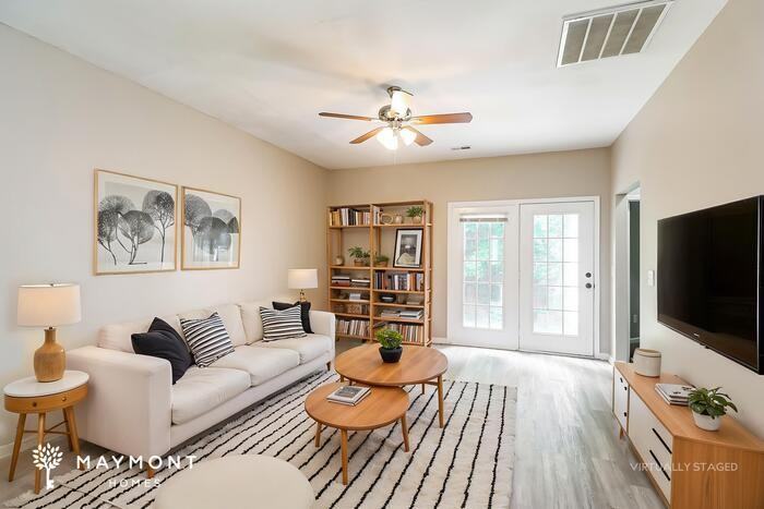 677 Continental Dr - Photo 5 of 15