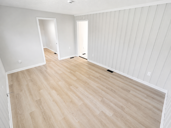 931 Crestline Dr - Photo 4 of 13