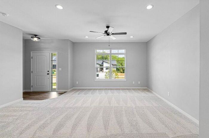 4773 Preston Ln - Photo 5 of 26