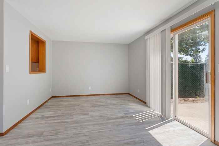 4565 Sw 156th Ave - Photo 7 of 42