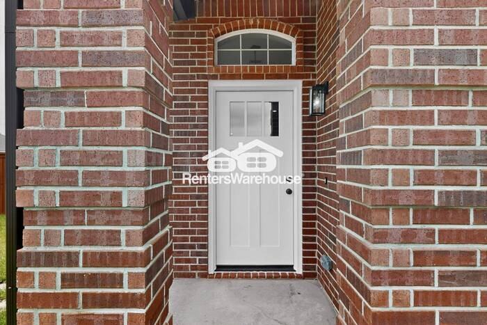 7301 Fossil Lake Dr - Photo 4 of 49
