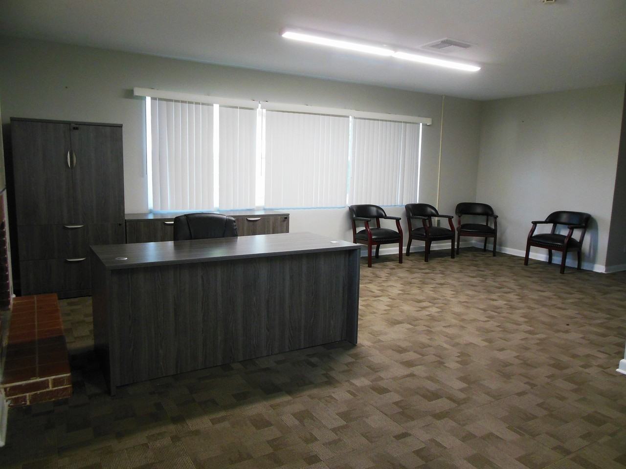 500 S Dexter Ave - Photo 4 of 22