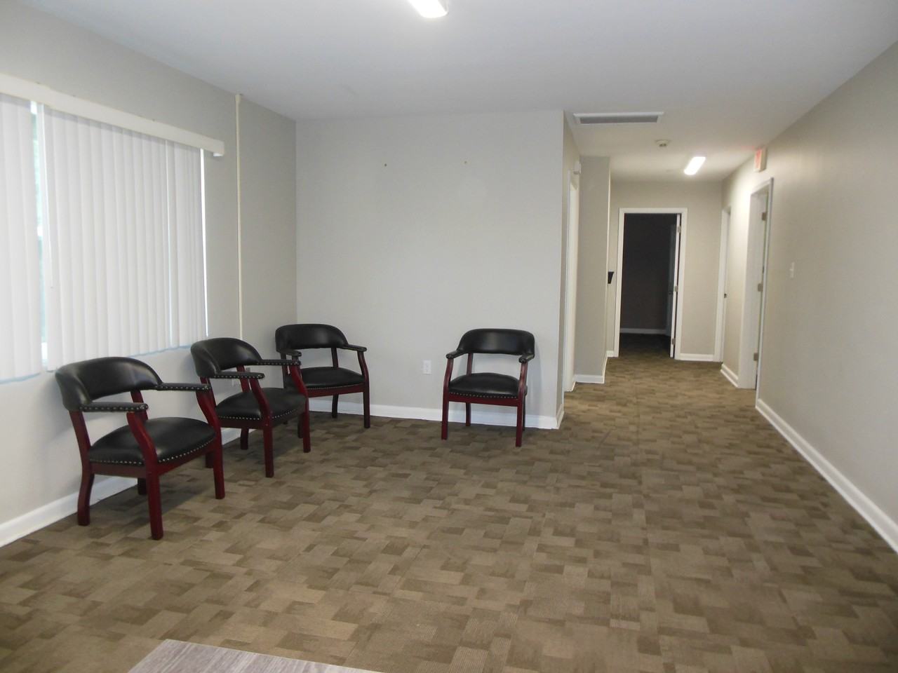 500 S Dexter Ave - Photo 5 of 22