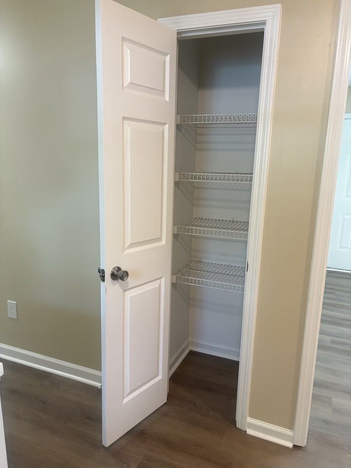 1039 N Lakeshore Dr #NA - Photo 5 of 17