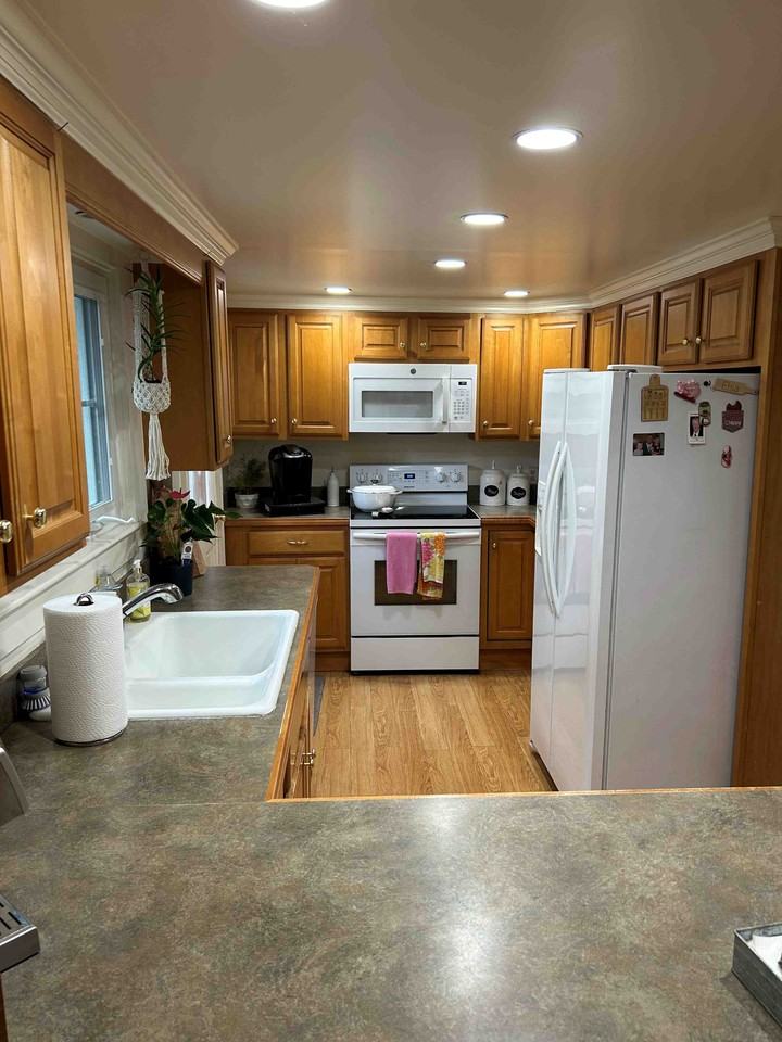 373 Main St #A - Photo 5 of 11