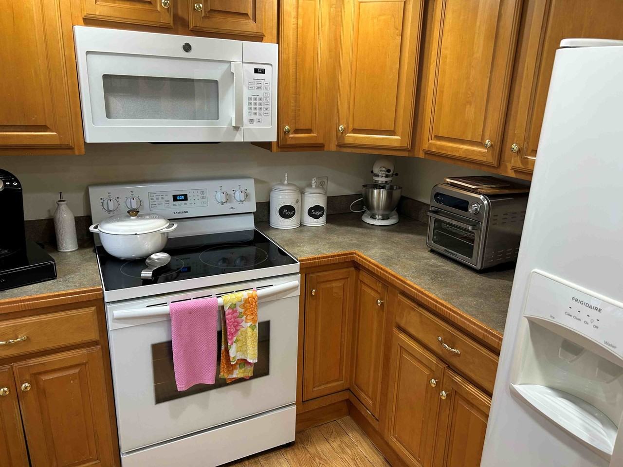 373 Main St #A - Photo 6 of 11
