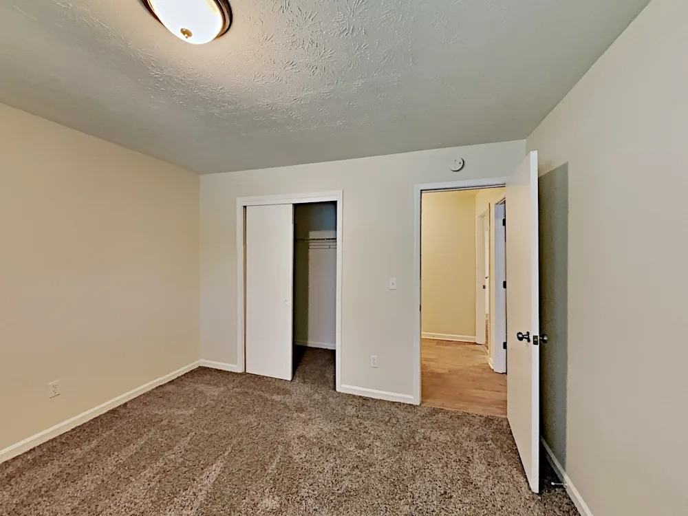 879 Howard Ct Sw #NA - Photo 3 of 7