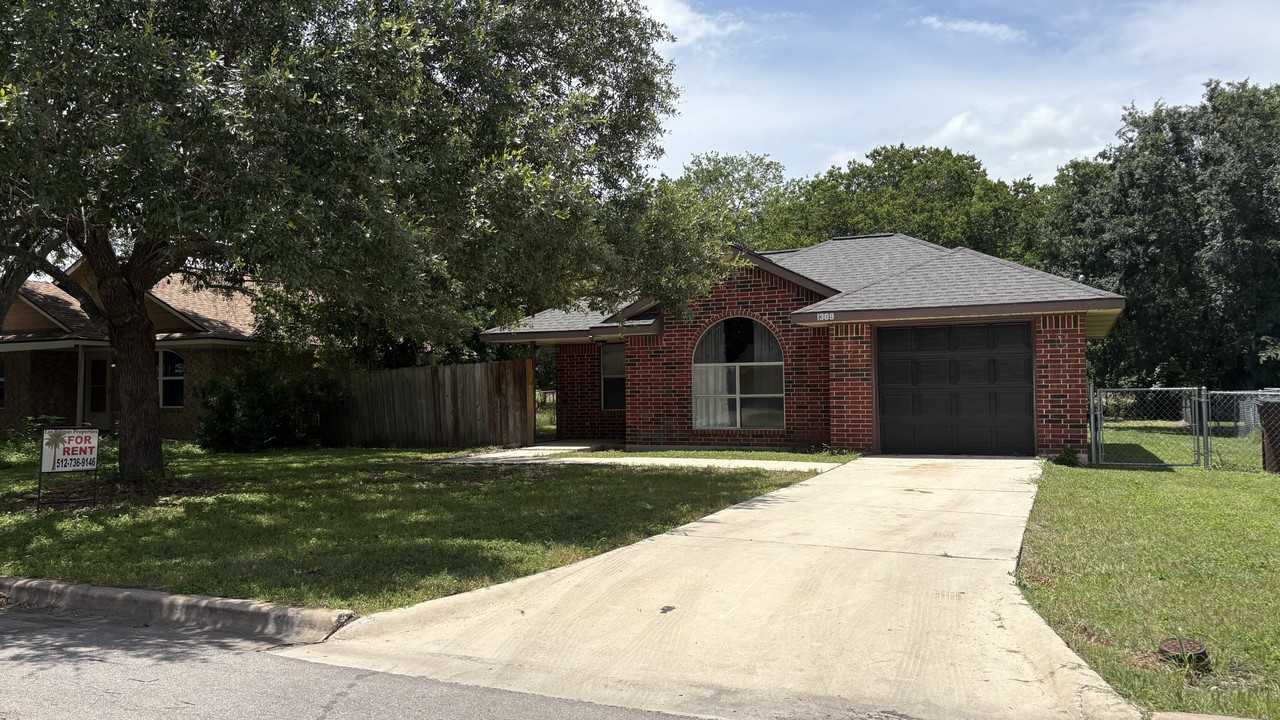 1309 Monte Vista Dr #NA - Photo 2 of 13