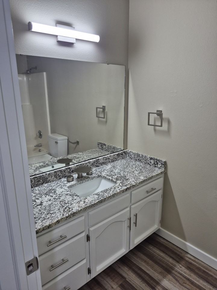 735 Crockett Dr #NA - Photo 3 of 20