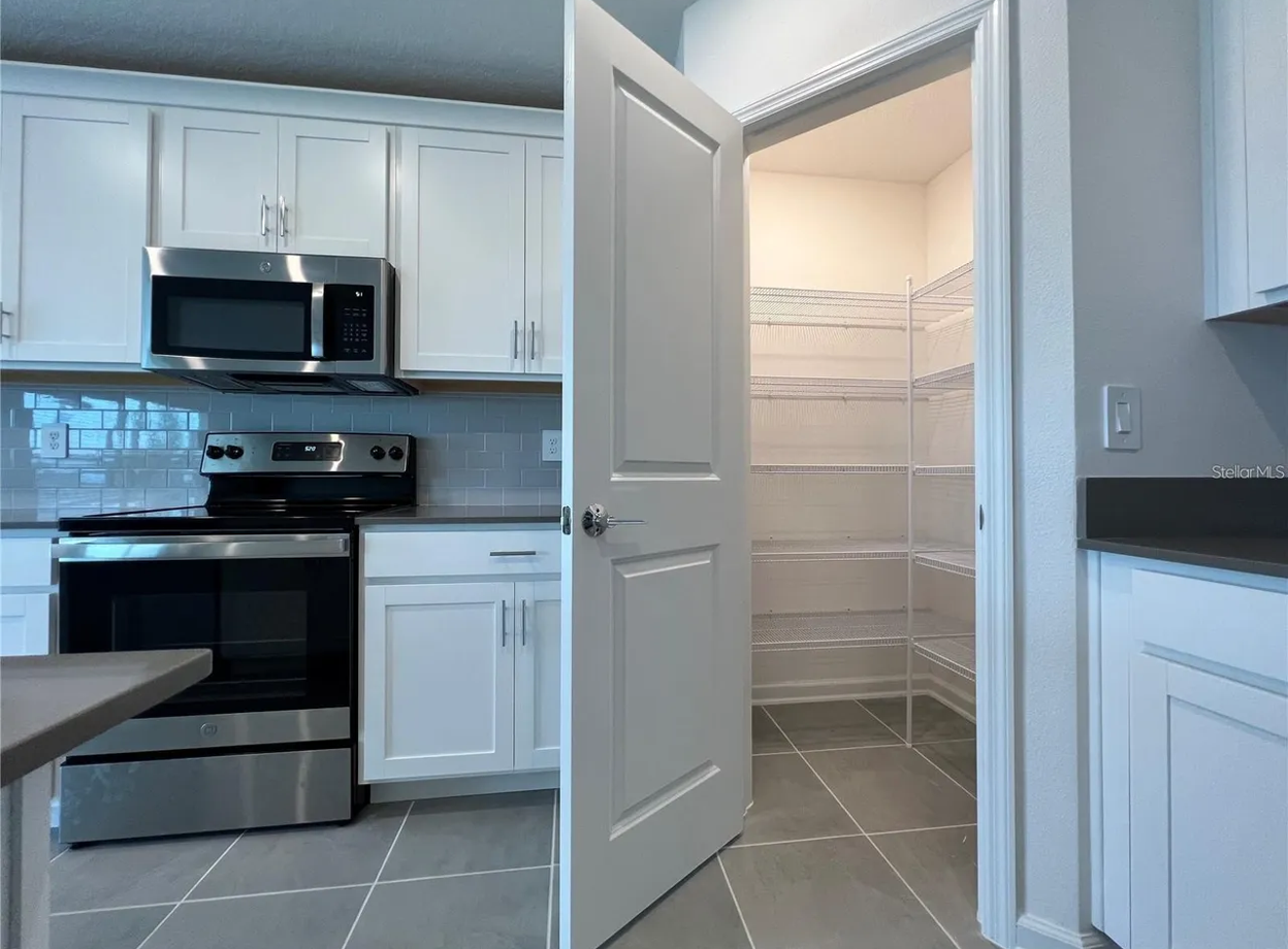 876 Laurel View Way #NA - Photo 3 of 22