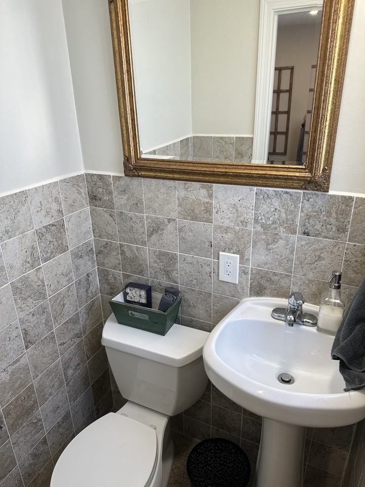 52 Gilbert St #52 - Photo 5 of 10