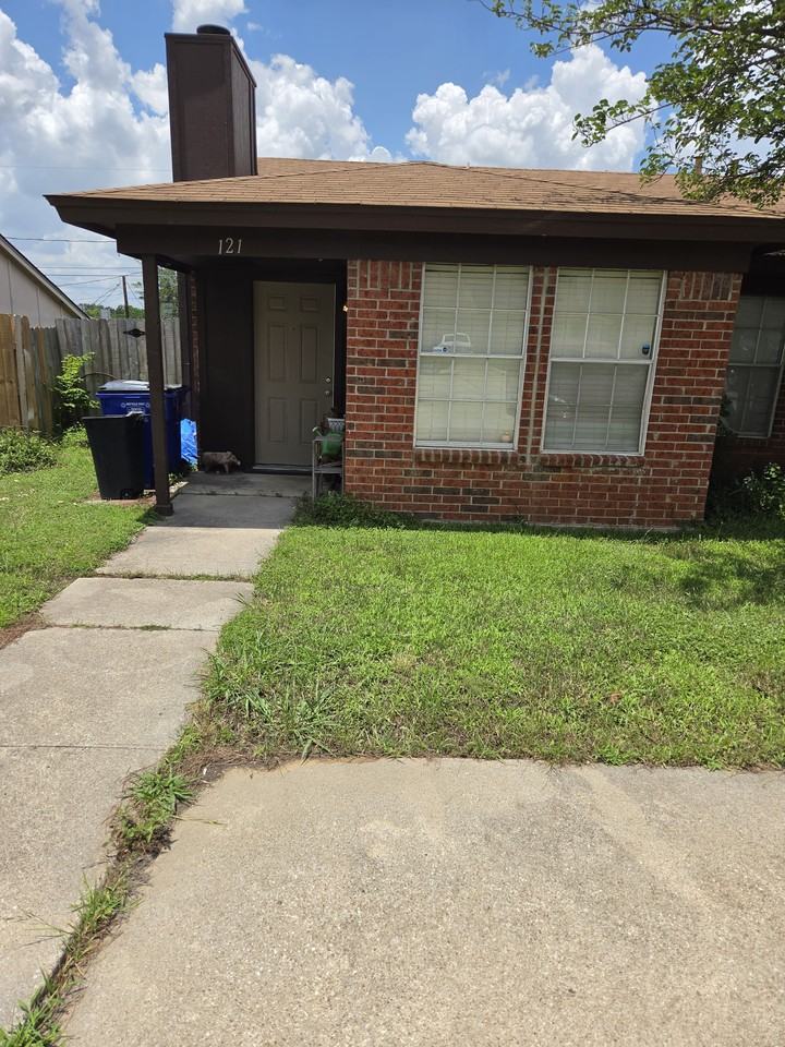 121 Oak Wood Ln #NA