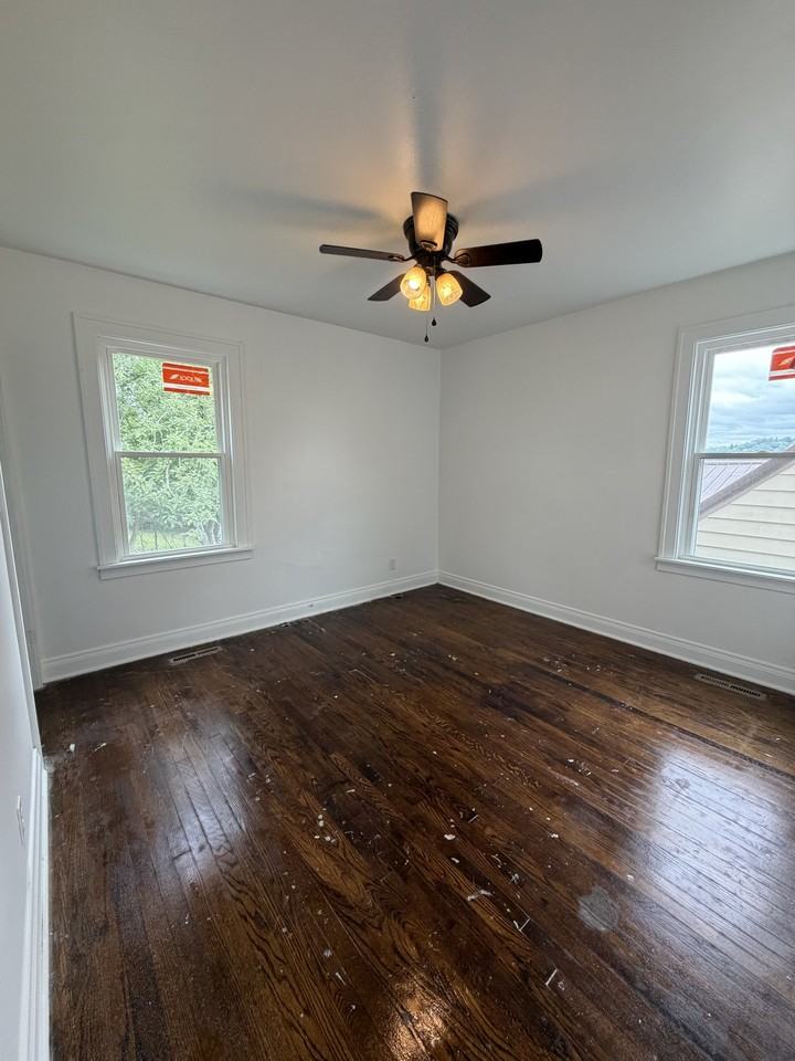 1206 Westwood Dr #1 - Photo 4 of 12