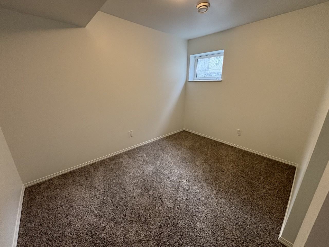 12021 55 St Nw - Photo 7 of 12