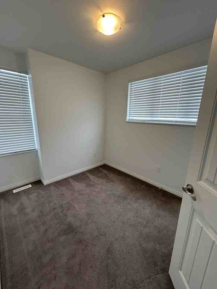 12148 105 St Nw - Photo 4 of 13