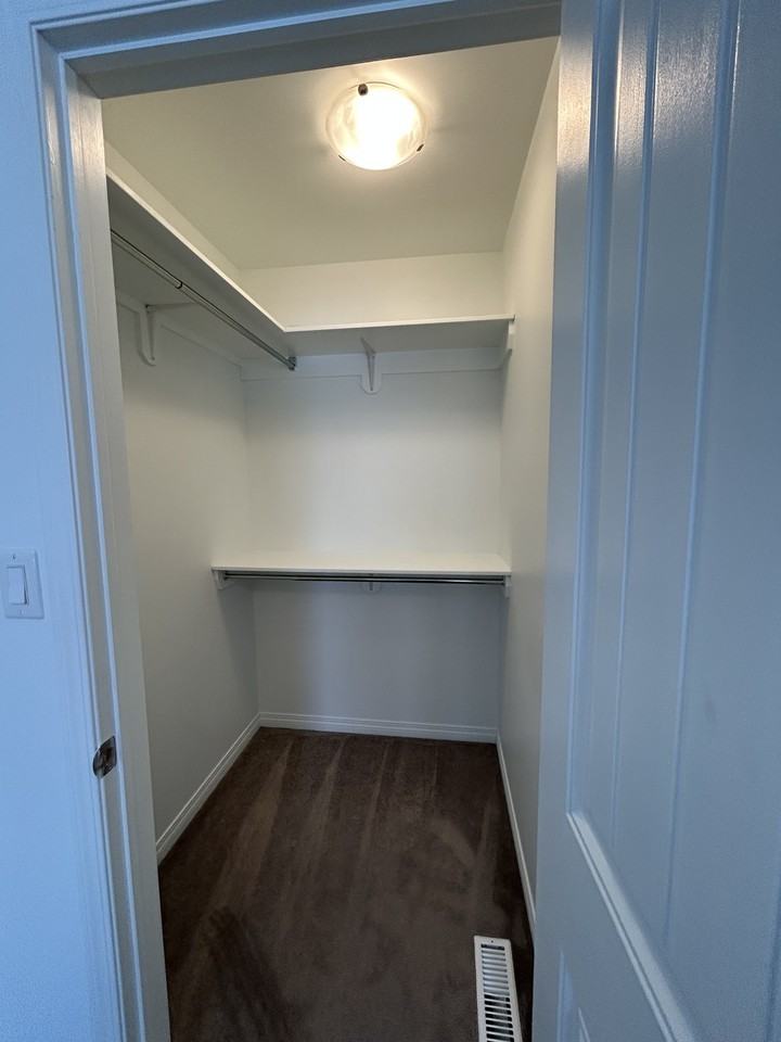 12148 105 St Nw - Photo 6 of 13