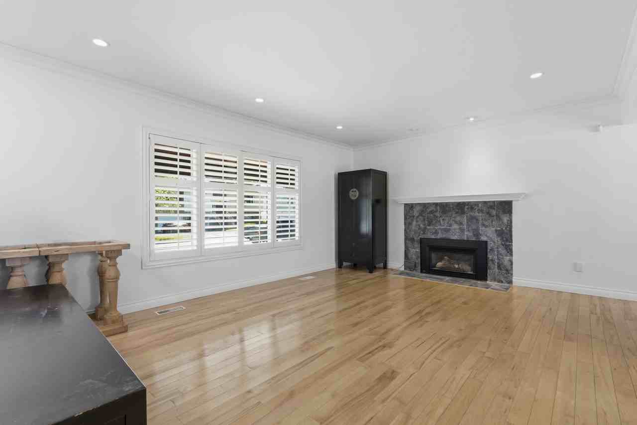 10851 Rosecroft Cres #1 - Photo 2 of 9