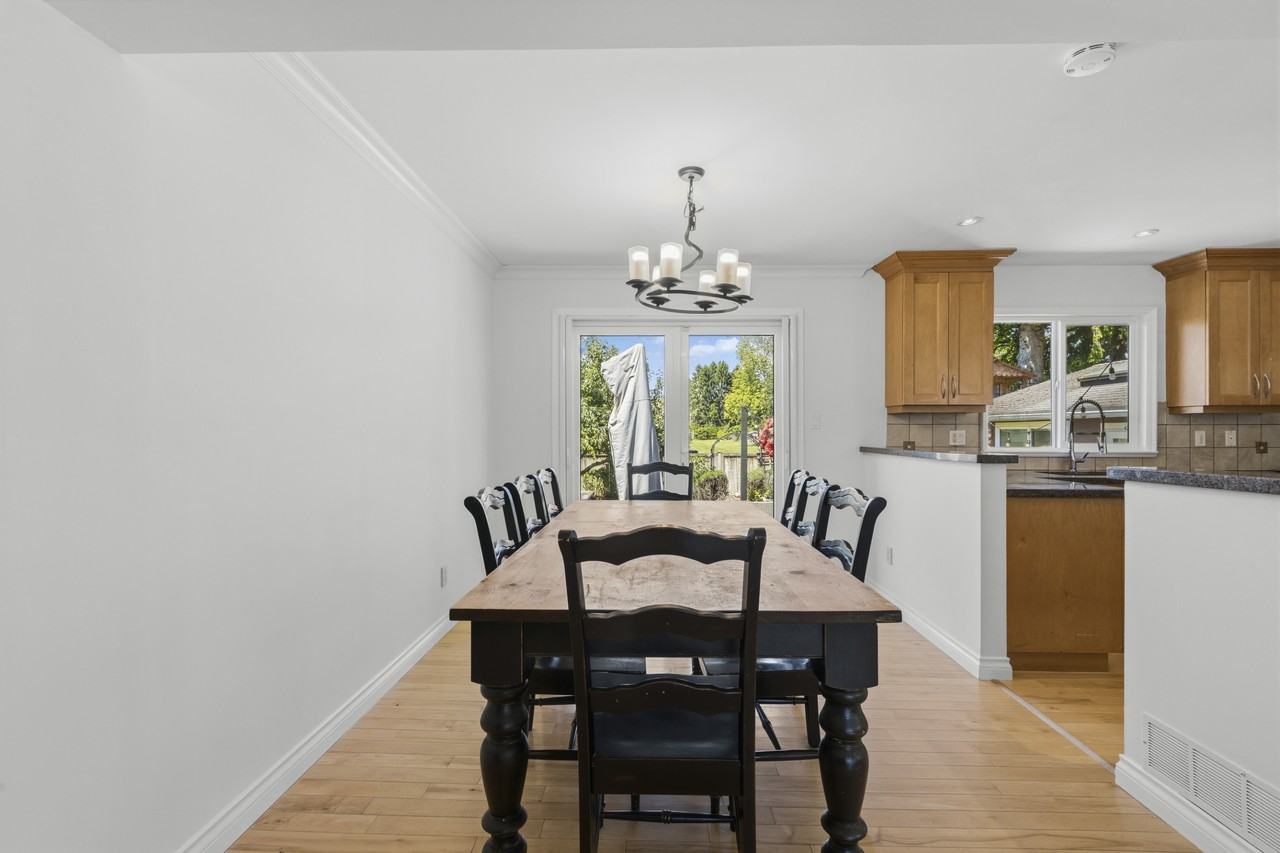 10851 Rosecroft Cres #1 - Photo 3 of 9