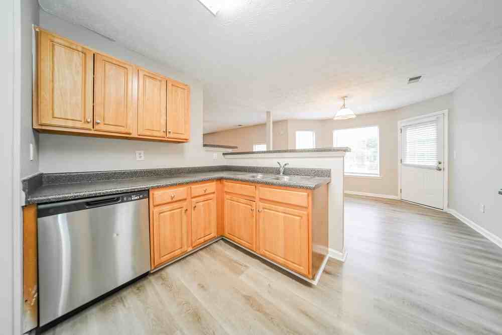 505 Concord Ter - Photo 6 of 17