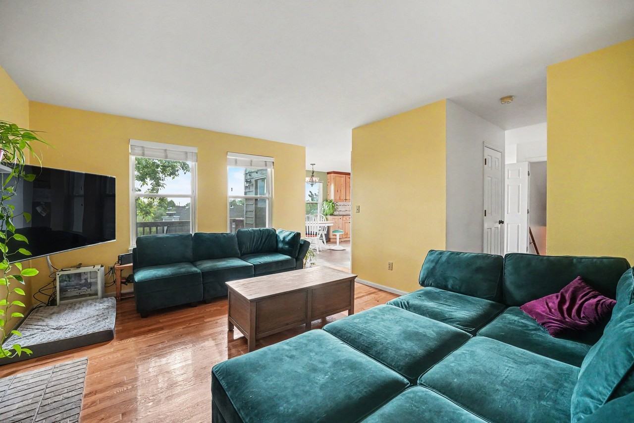 448 Somerset Dr #1 - Photo 3 of 23