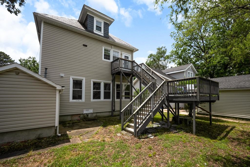 220 E Randall Ave #1 - Photo 3 of 17