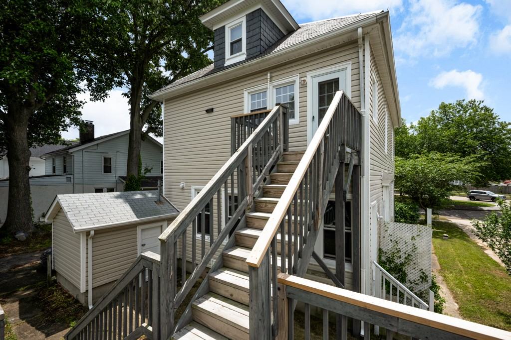 220 E Randall Ave #1 - Photo 4 of 17