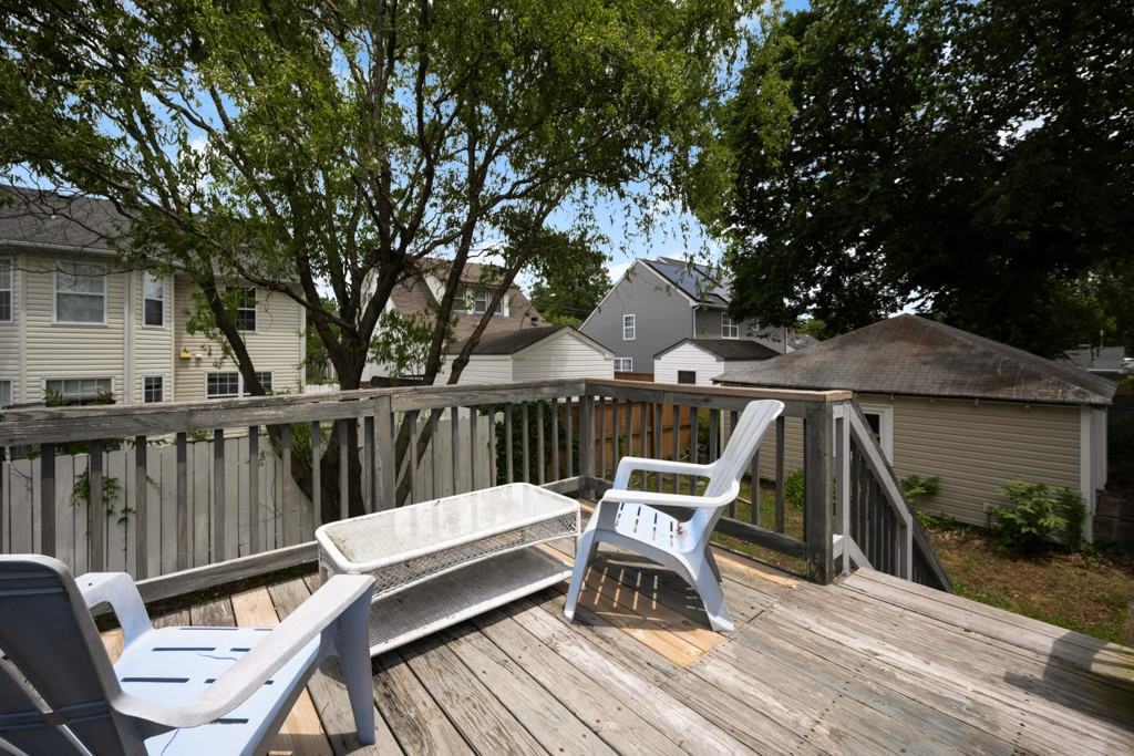 220 E Randall Ave #1 - Photo 5 of 17