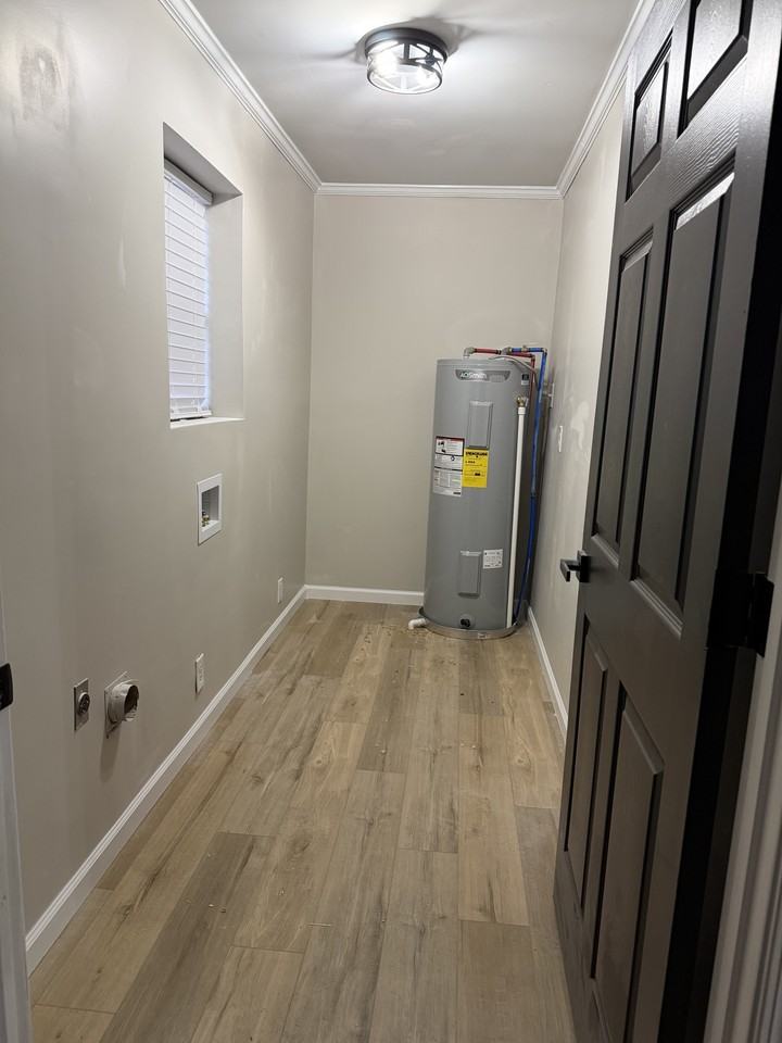 2559 Saint Clair St #1 - Photo 7 of 8