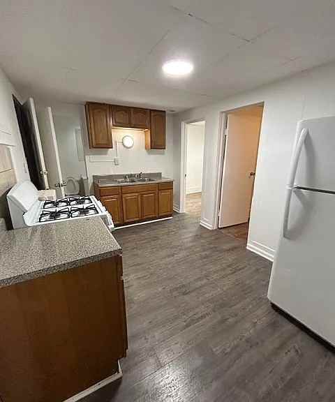 517 N Salina St #4 - Photo 6 of 18