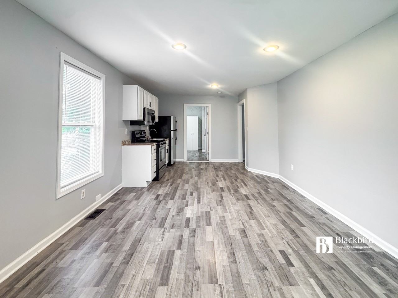 716 55th St Ne #1 - Photo 3 of 11