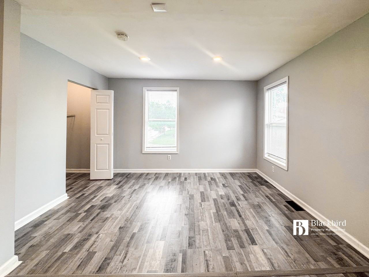 716 55th St Ne #1 - Photo 4 of 11