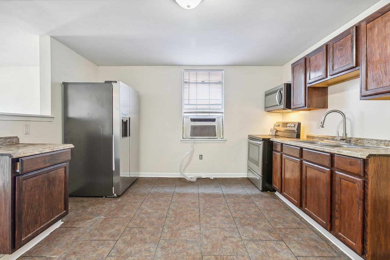 2338 Annette St #1 - Photo 3 of 10