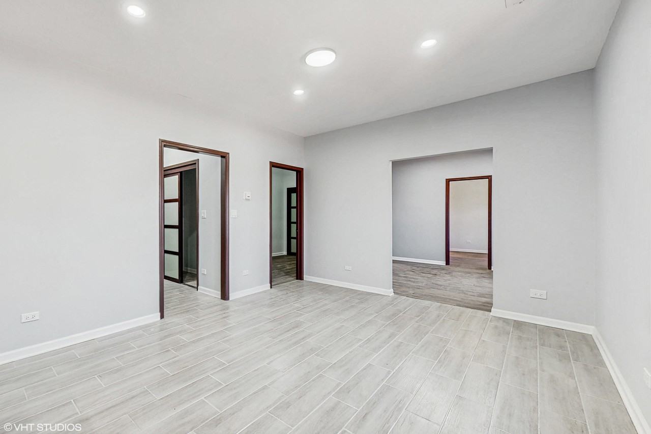 6808 North Clark Street - 2EUnit 2W #2E - Photo 4 of 50