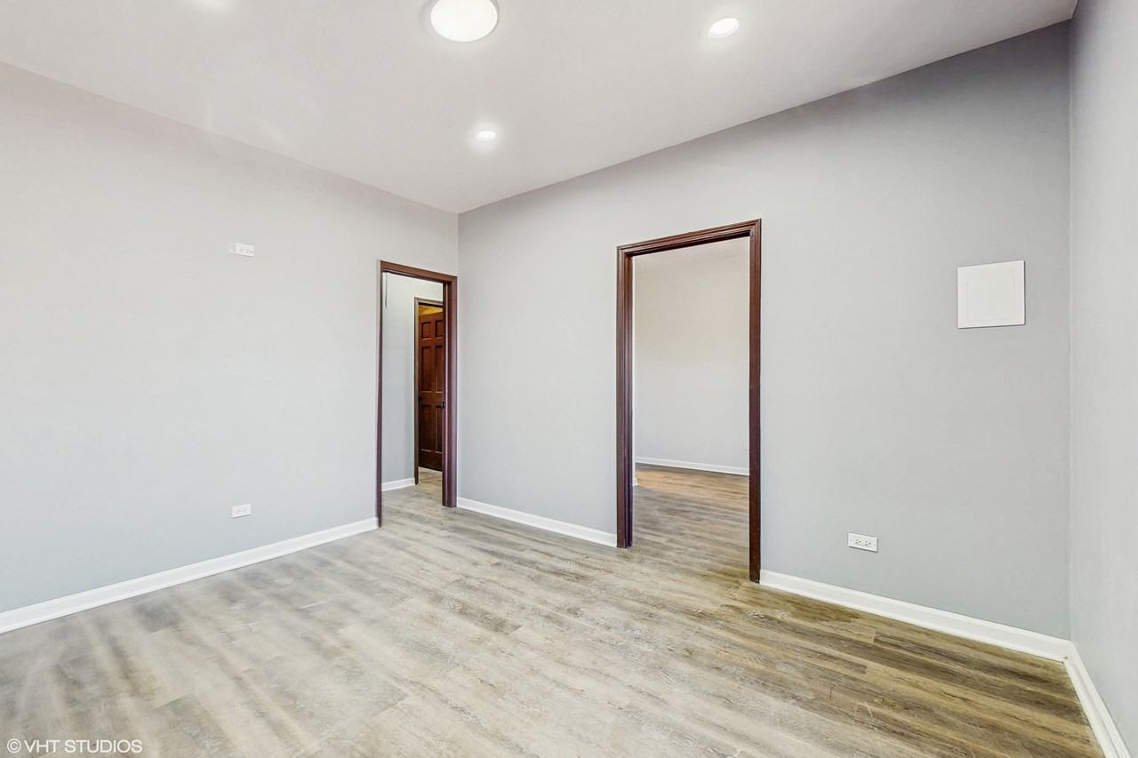 6808 North Clark Street - 2EUnit 2W #2E - Photo 7 of 50