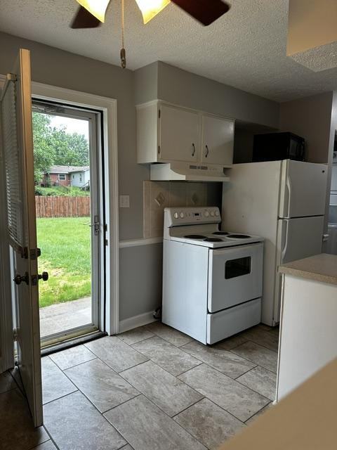 4208 Prince Ln - Photo 3 of 7